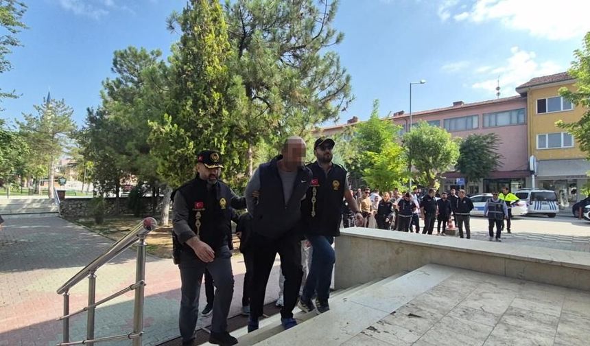Çifteler'de bıçaklanarak hayatını kaybetmişti: Ağabey ve kuzeni tutuklandı
