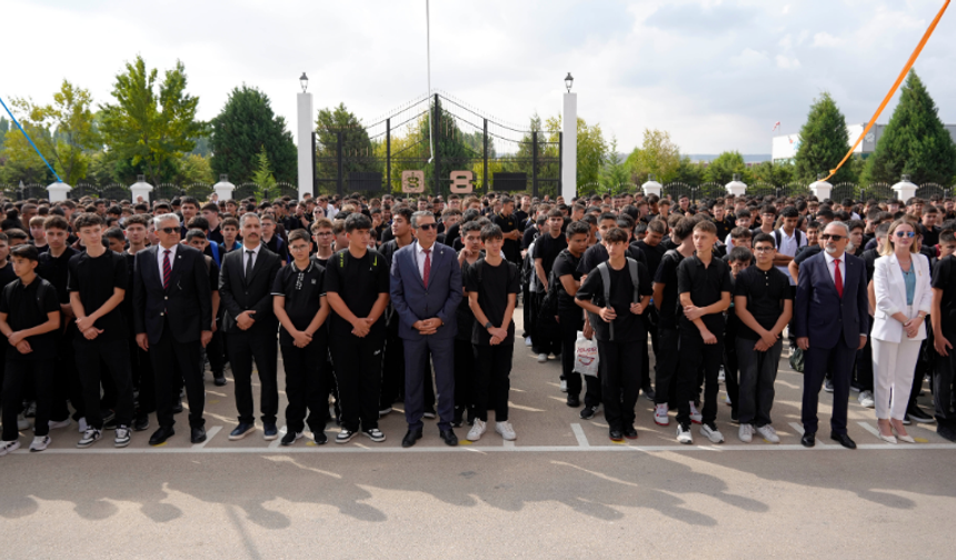 Özel EOSB Mesleki ve Teknik Anadolu Lisesi’nde yeni eğitim yılı başladı