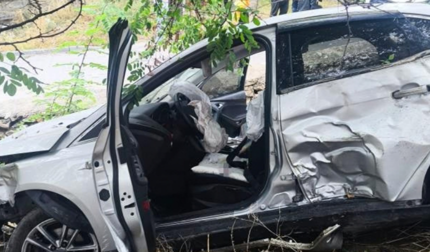 Eskişehir yolunda otomobil şarampole uçtu: 4 yaralı