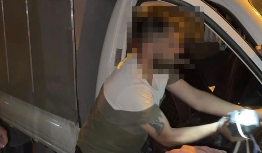 Eskişehir’de dehşet anları: Kadın seyir halindeki kamyonetten atladı