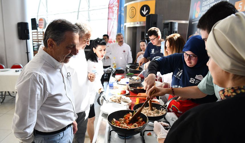 Eskişehir'de down sendromlu bireyler yemek yarışmasında buluştu