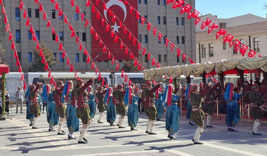 Eskişehir’in düşman işgalinden kurtuluşunun 104. yılı büyük coşkuyla kutlandı