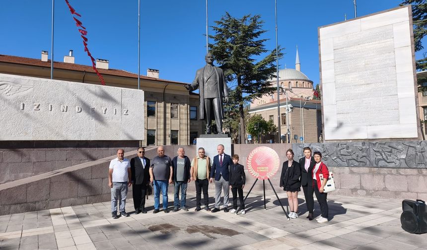 Eskişehir’de CHP’nin 103. kuruluş yıl dönümü törenle kutlandı