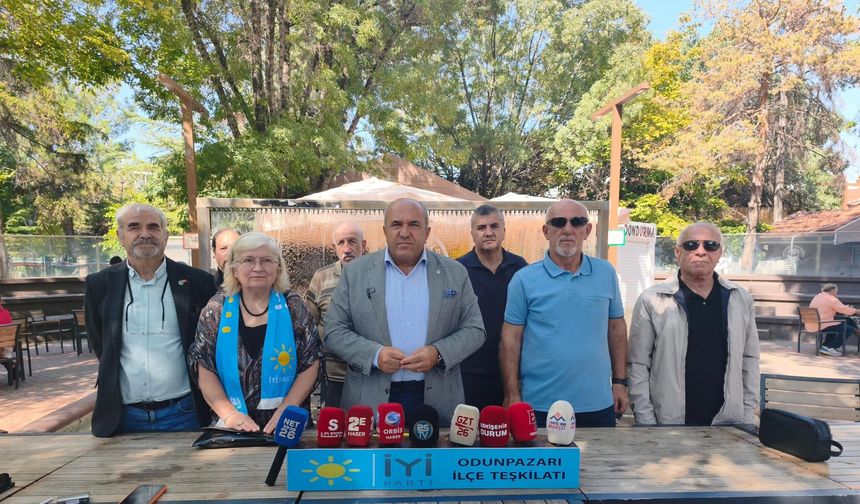 İYİ Partili Yer’den AVM ve esnaf çıkışı: “Bakkallar, terziler yalnızca hafızamızda kalmasın”
