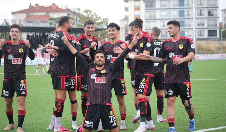 Es-Es ilk yarıyı önde kapattı