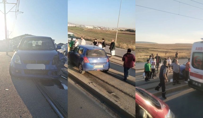 Eskişehir'de tramvay yolu üzerinde araç kazası: Seferler aksamalı yapılıyor