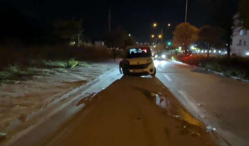 Eskişehir’de otomobil ile hafif ticari araç çarpıştı