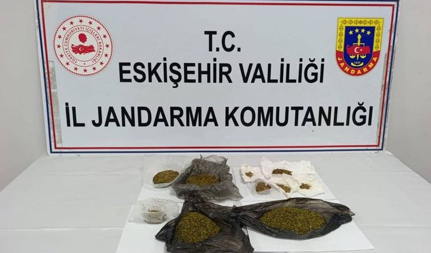 Eskişehir’de şüpheli araçta 174 Gram yasaklı madde ele geçirildi