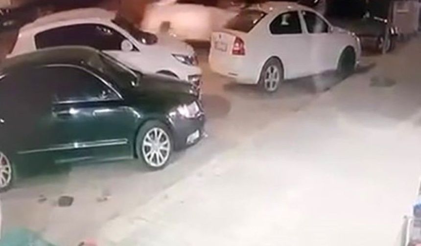 Erzurum’da direksiyonu kilitlenen aracın kaza anı kamerada