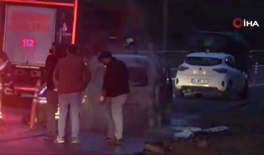 Ataşehir’de seyir halindeki hafif ticari araç yandı