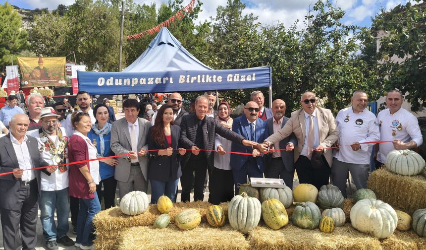 Yörükkırka’da balkabağı festivali 8 bin kişiyi buluşturdu